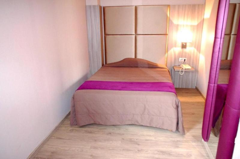 Hotel Le Trèfle Portet-sur-Garonne Esterno foto